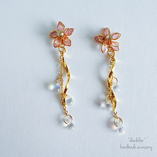 テニスボールゆらゆら猫ピアス fit=scale-down,w=1200