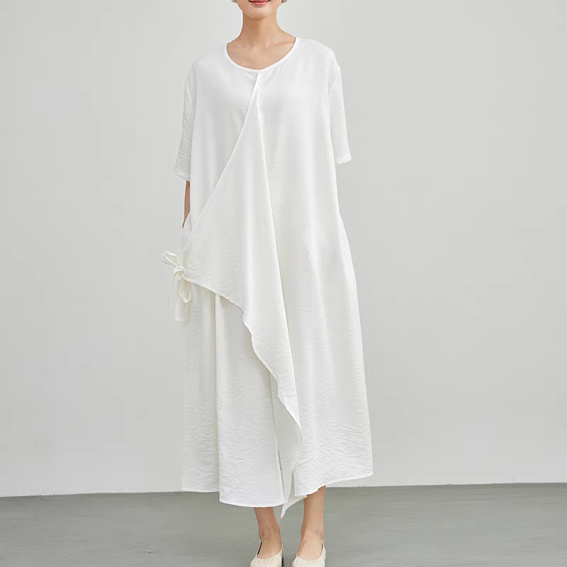 清楚で爽やかに揺れ動くラップデザイン♪半袖ホワイトワンピース