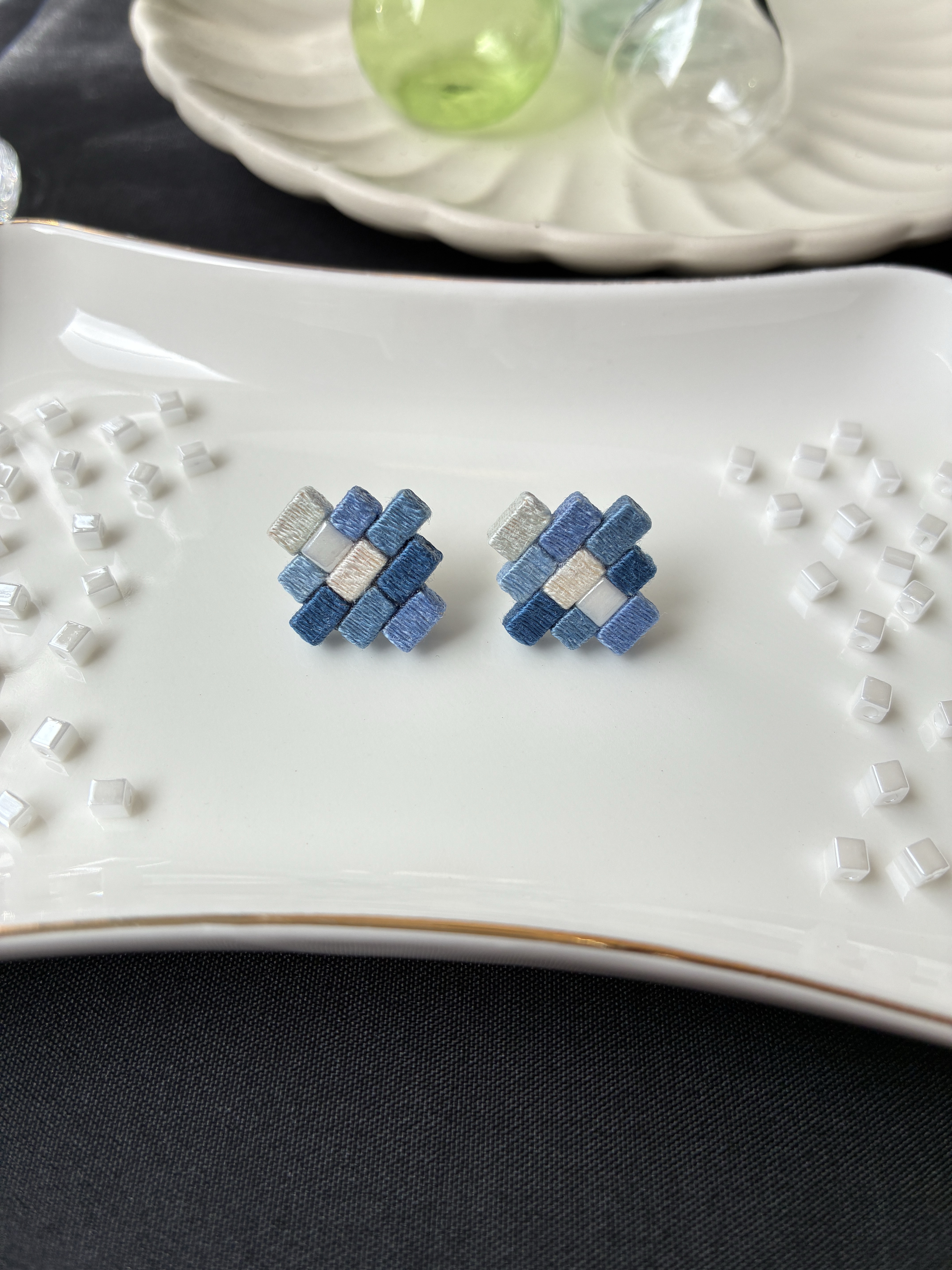 【春】青　白　ネモフィラ色　ジグザグピアス/イヤリング