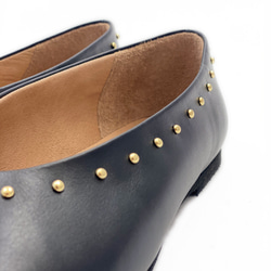 スタッズ付き、深履きのバレエシューズ（22.5cm〜25cm） 9枚目の画像