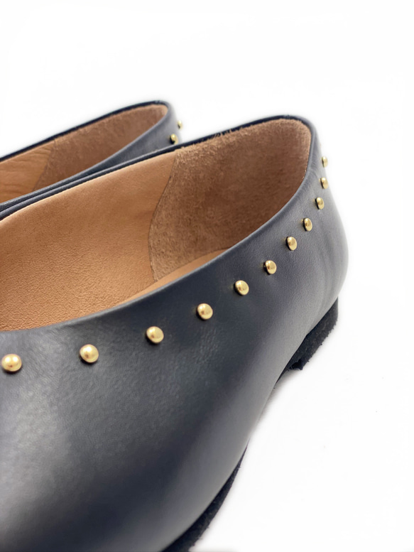 スタッズ付き、深履きのバレエシューズ（22.5cm〜25cm） 9枚目の画像