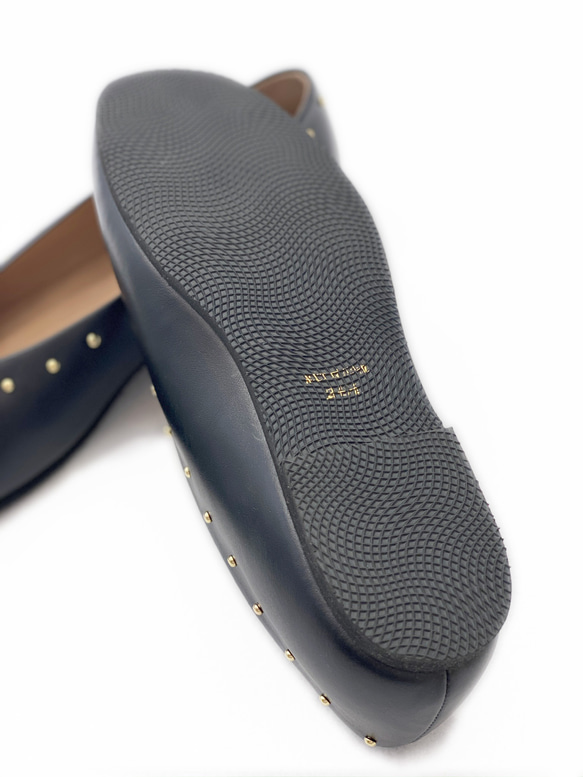 スタッズ付き、深履きのバレエシューズ（22.5cm〜25cm） 11枚目の画像