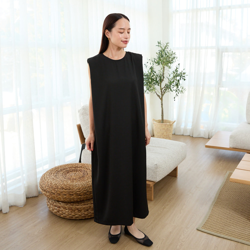 【新品未使用】 Olu. フリル付きブラックスウェットワンピース frill all in one / navy [2size] （ハイネックハーフジップ