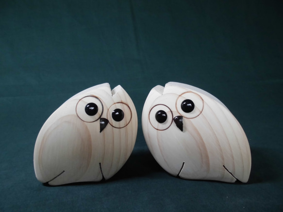 びっくりした表情」のフクロウの置物ー2－2羽セット販売とさせ