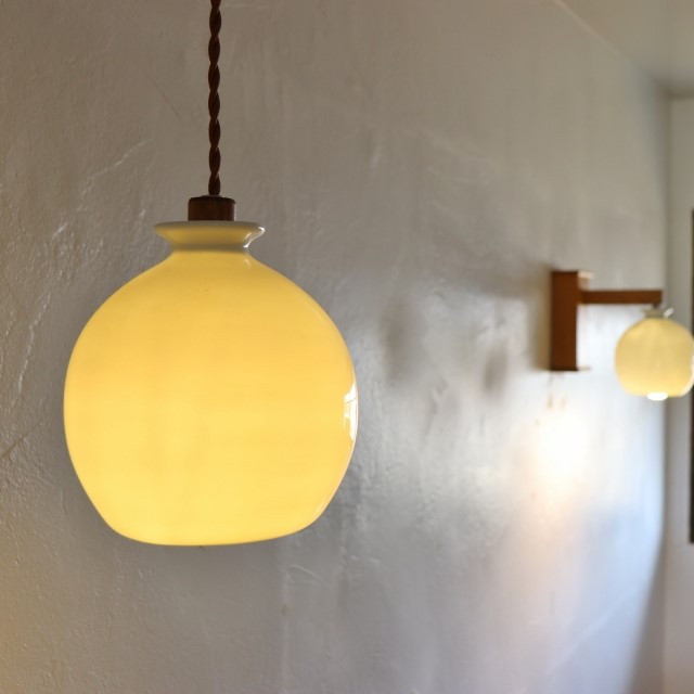 白磁丸　ペンダントライト　LED  磁器照明