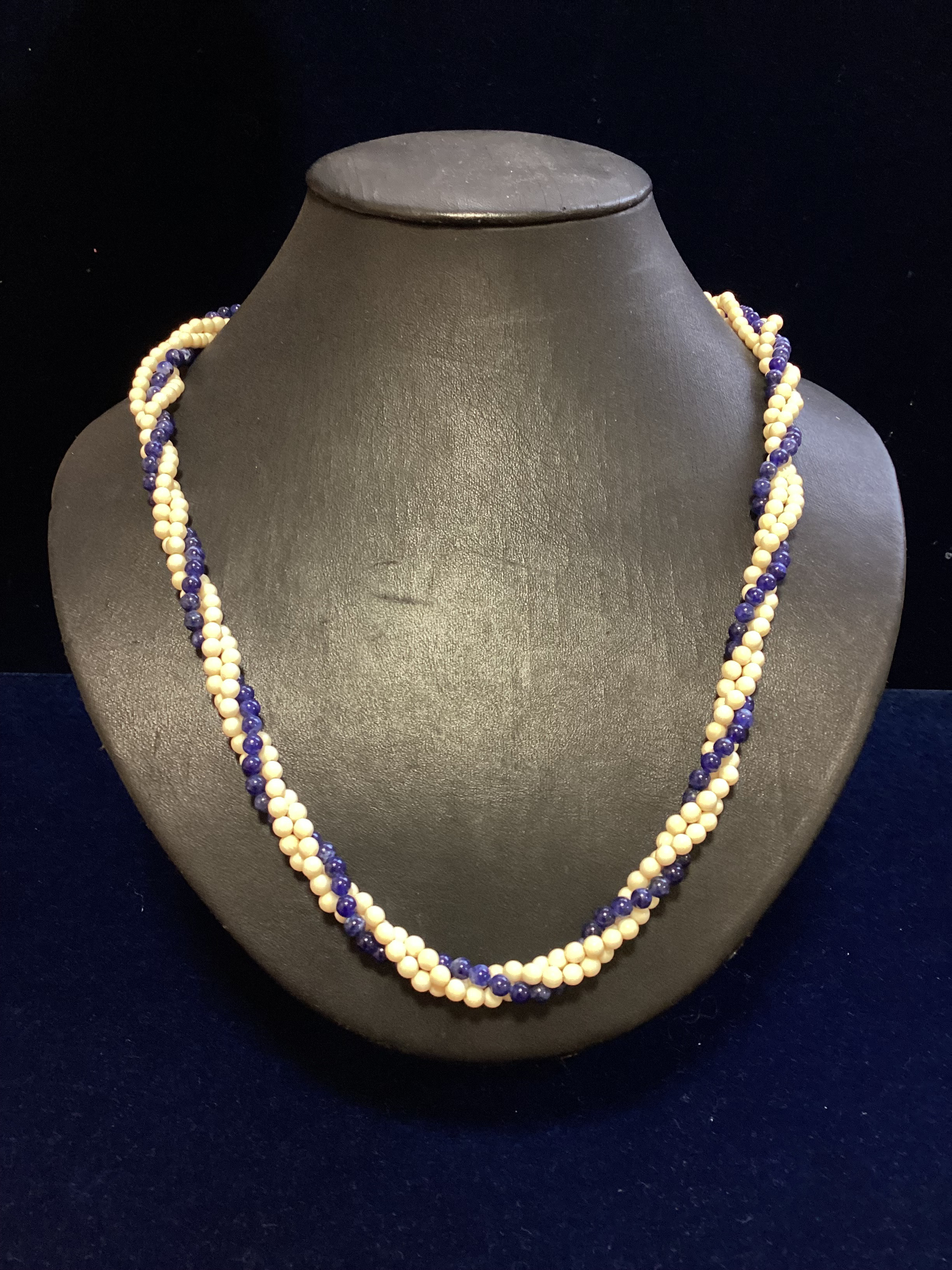 ☆本象牙＆天然石ラピスねじり3連ネックレス　R-10