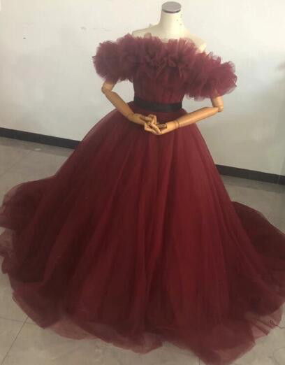 フルオーダー（こちらの赤いドレスのデザインで、ピンク系のキラキラした生地のドレスに