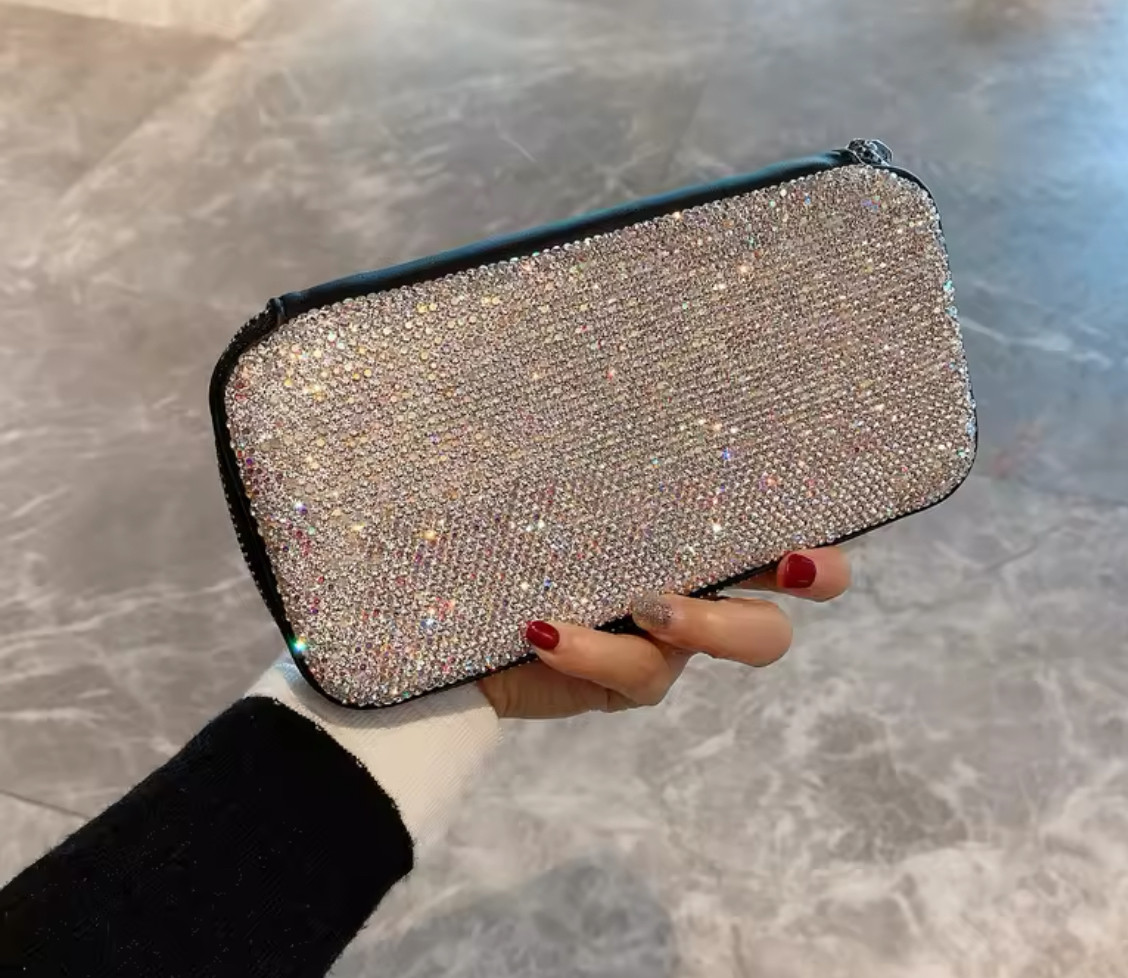未使用品✨️保存袋付き✨　シンクビー！　花柄　ラインストーン　長財布