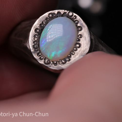 シグネットリングシリーズ】オーストラリア産蛍光オパール・シルバー