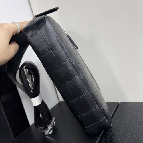 マット仕上げ！クロコダイル本革 ワニ革 メンズバッグ 斜め掛け ボディ  