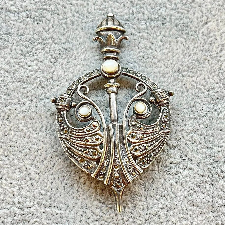 シルバーブローチ シルバー925 マーカサイト アンティークシルバー ホワイト 925刻印 ハンドメイド 一点もの