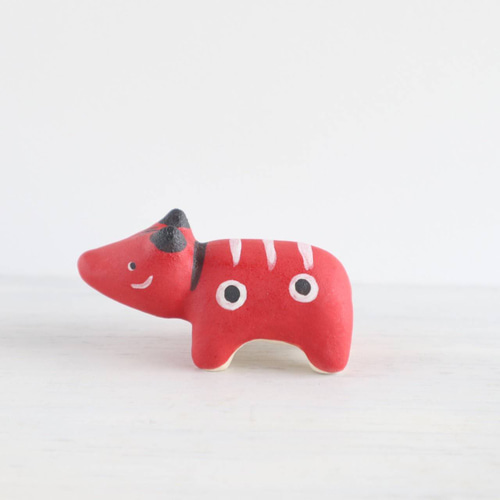 赤ベコの置物 （陶器製） その他置物 まん丸 通販 19226423｜Creema