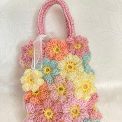 新作　1点物　ぷっくりぷっくりお花モチーフ編み　ミニバッグ 1枚目の画像