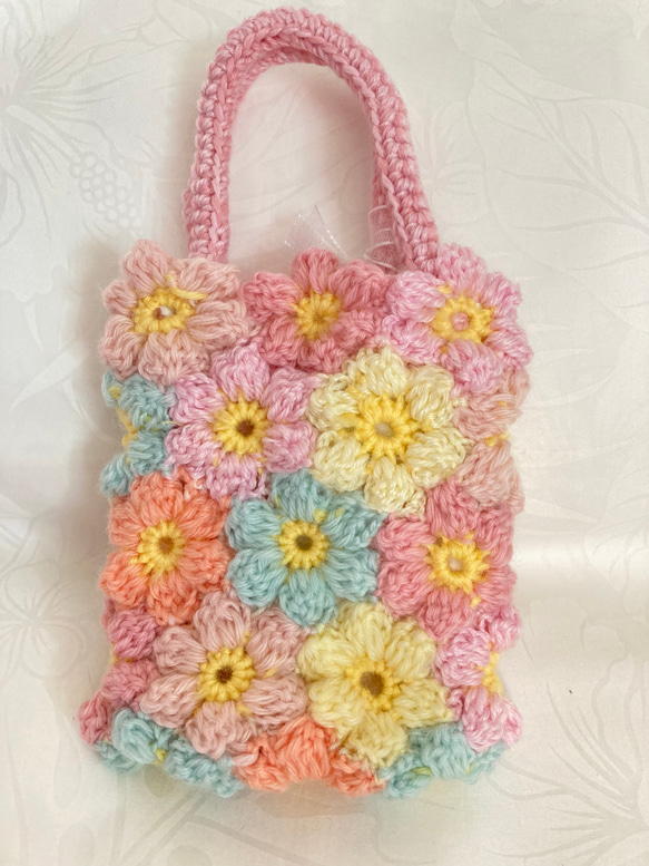 新作　1点物　ぷっくりぷっくりお花モチーフ編み　ミニバッグ 3枚目の画像