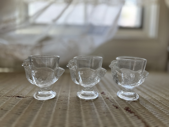 ブロカント フランス ガラスのエッグスタンド にわとり 鳥 フラワー