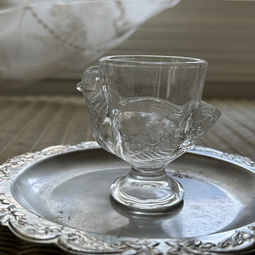 ブロカント フランス ガラスのエッグスタンド にわとり 鳥 フラワー