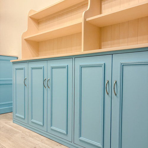 お菓子屋さんケーキ屋さん向け かわいいディスプレイシェルフ