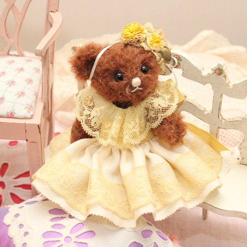 小さな小さなドレスベア♡ショコラ色のモヘア製テディベア