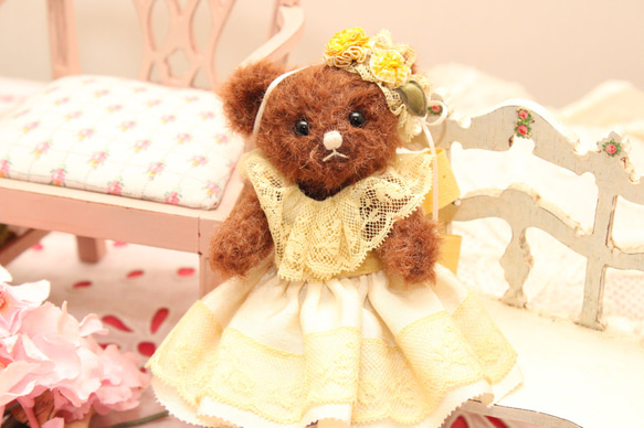 小さな小さなドレスベア♡ショコラ色のモヘア製テディベア