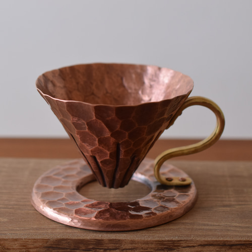 akakane. 銅のドリッパースタンド 銅製三脚ドリップスタンド akakane.