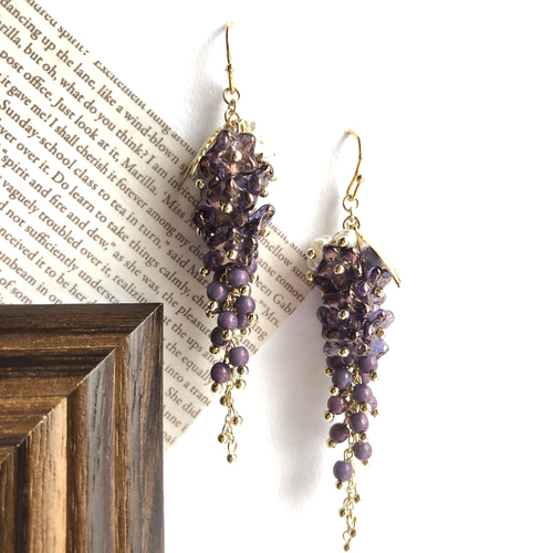 Last①】煌めく紫。しゃらりと揺れる藤の花のピアス・イヤリング 淡水