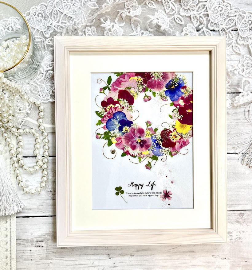 いろんな場面のギフトにも最適！可愛いビオラの華やかリース　ピンク系