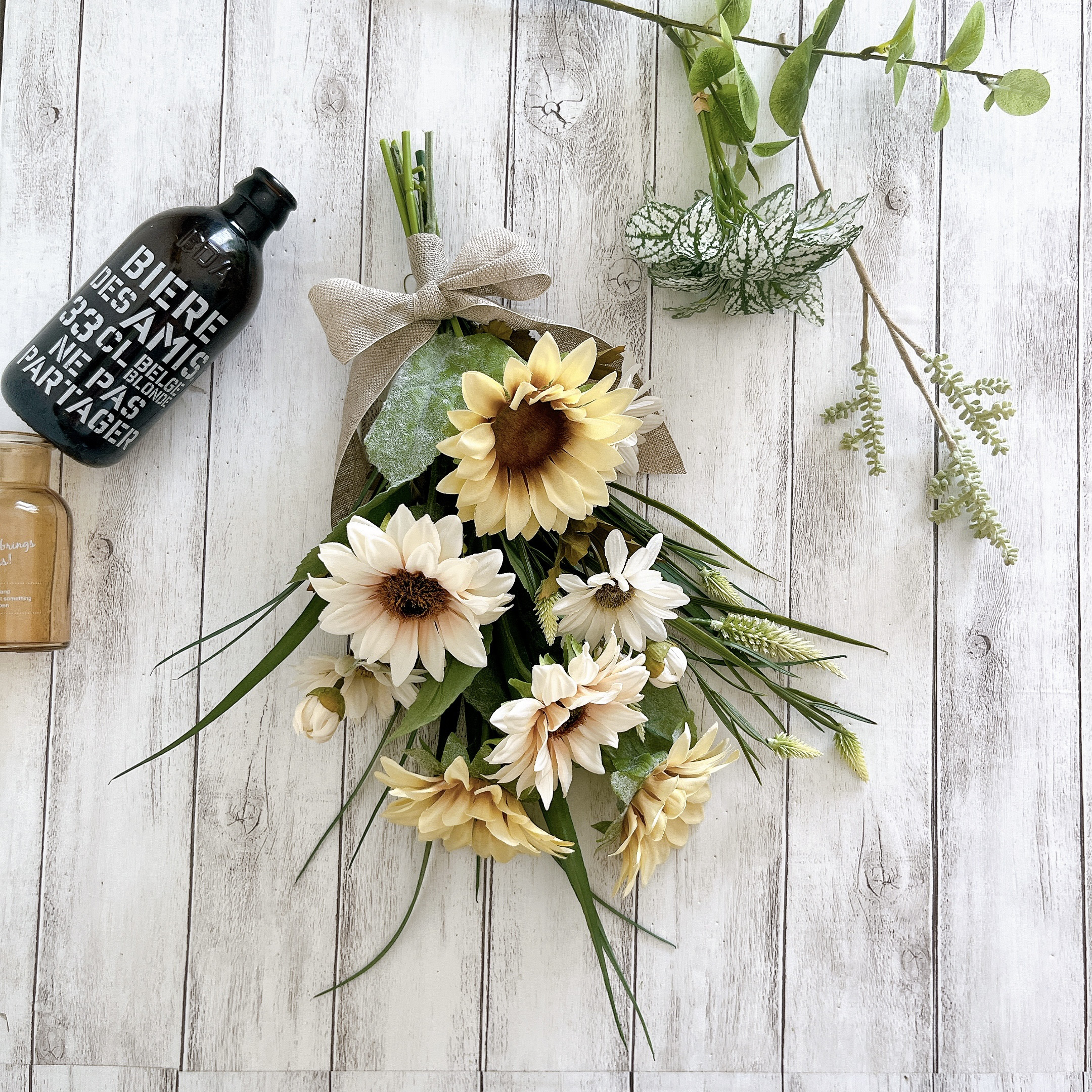 ナチュラルひまわりの壁掛け　玄関　プレゼント　スワッグ　アーティフッシャルフラワー