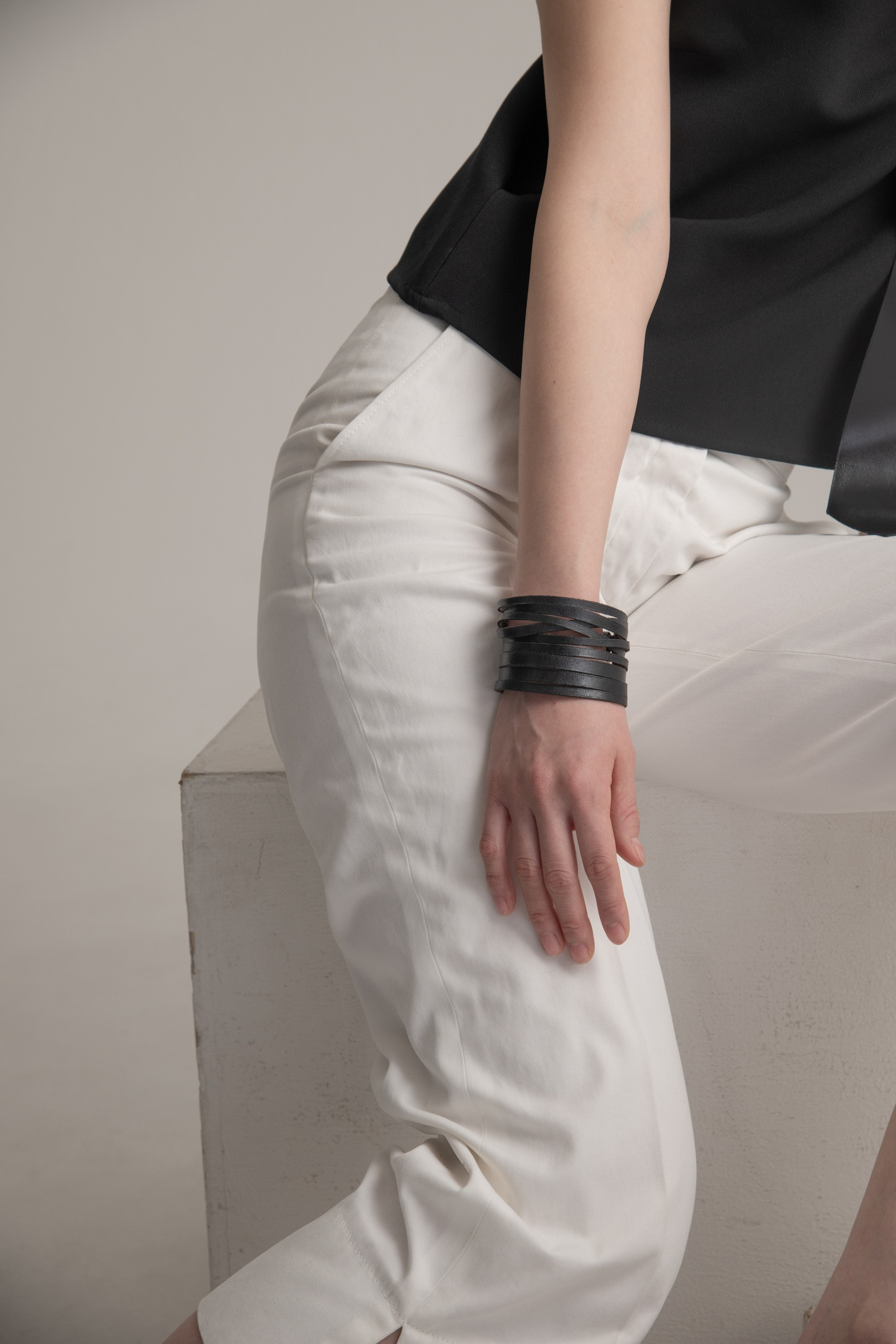 レザーカットブレスレットBlack goat leather （柳に風005-BLT）柳に風シリーズ