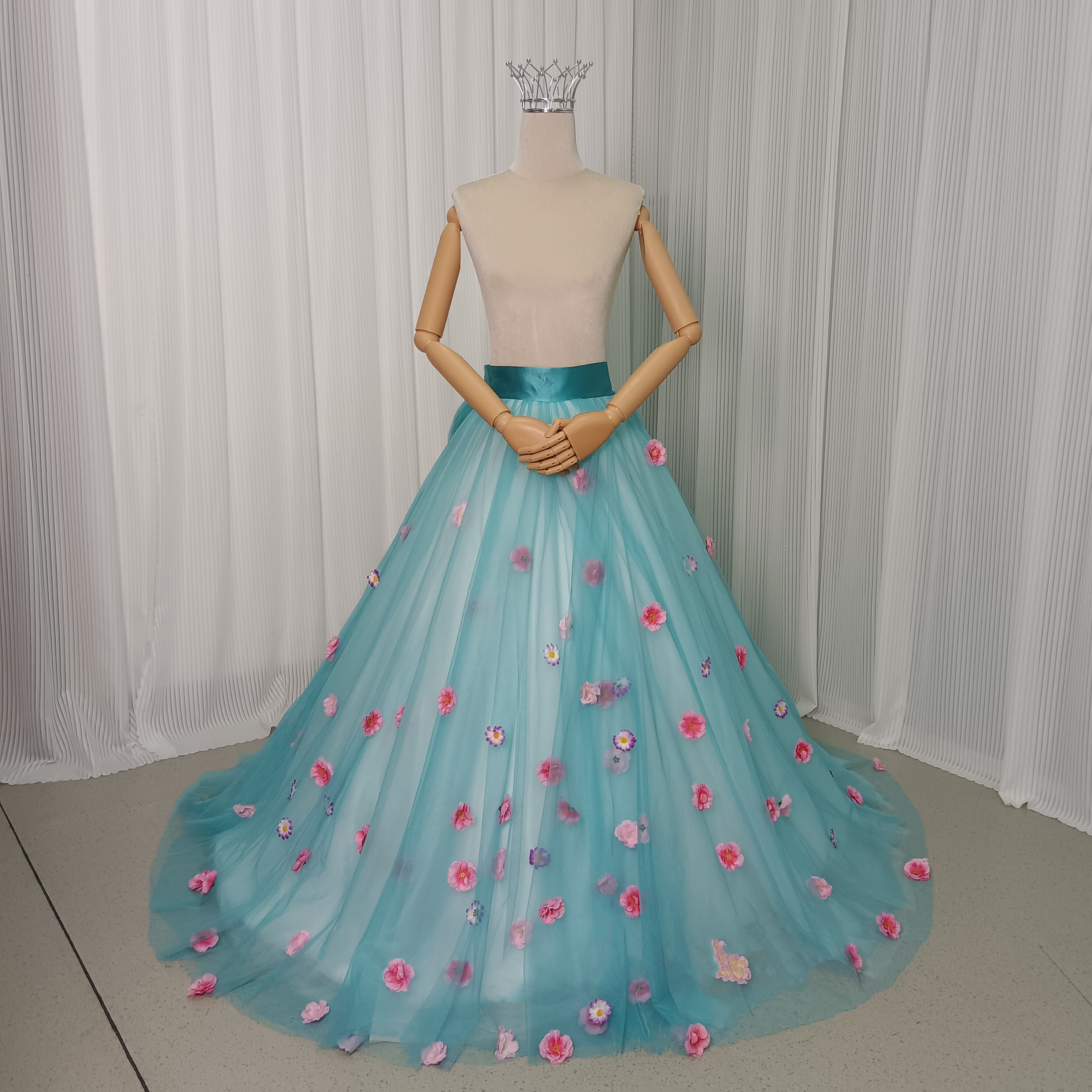 送料無料！カラードレス  オーバースカート 花モチーフ　ロングトレーン ブルー 結婚式 可愛い