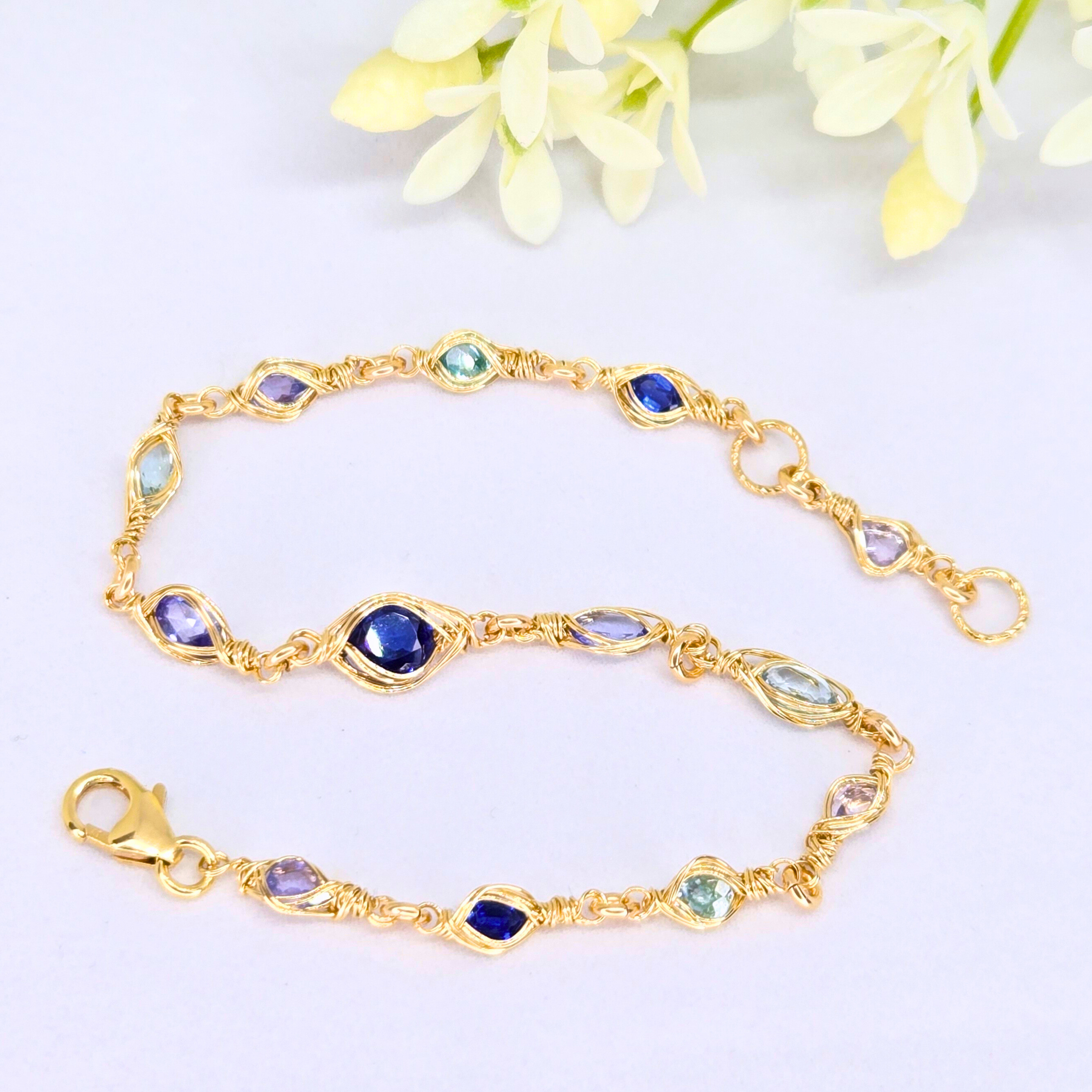 青色天然石の14KGF（ゴールドフィルド）ワイヤーラッピングブレスレット