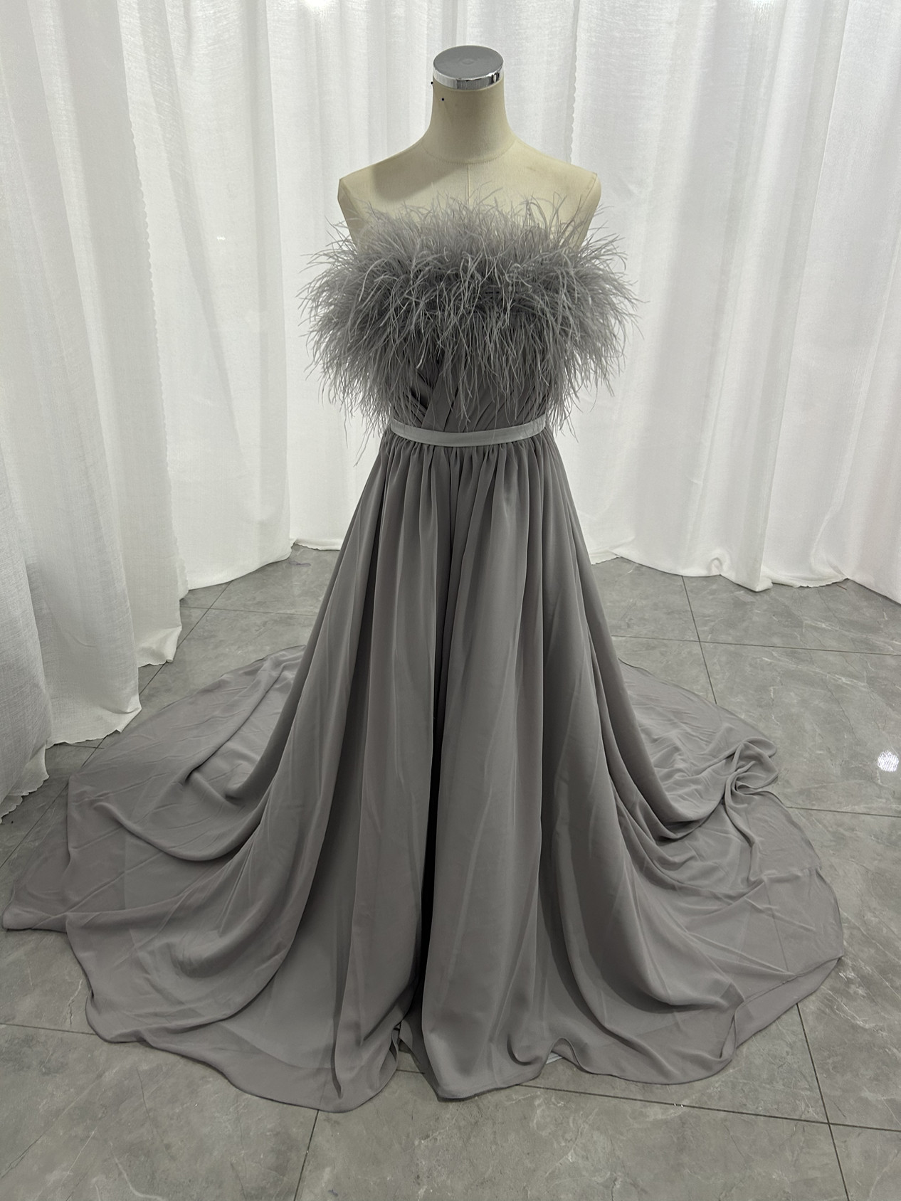 送料無料！グレー カラードレス　ファーフェザー オフショルダー　ロングトレーン　マーメイドパーティードレス　前撮り/