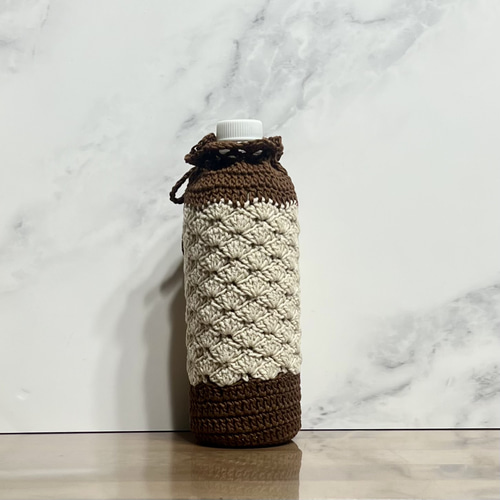 500ml シェル編みのツートンカラーのペットボトルカバー（ダーク