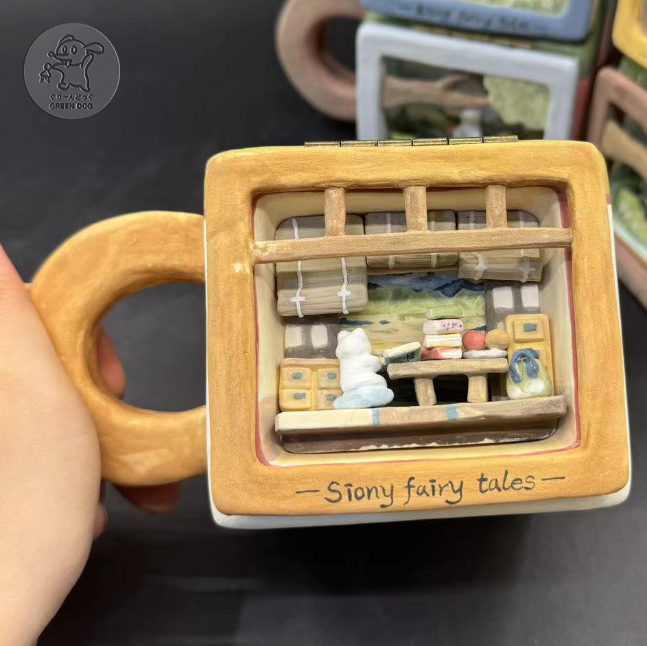 白磁立体コラージュアートカップ《木造の書斎で読書を》【siony】