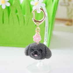 ペキニーズ ブラック お花キーホルダー バッグにつけて一緒にお出かけ ギフト プレゼント ペキニーズグッズ 2枚目の画像
