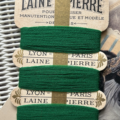 フランスアンティーク 糸巻き LAINE St-PIERRE グリーン 未使用 デッド