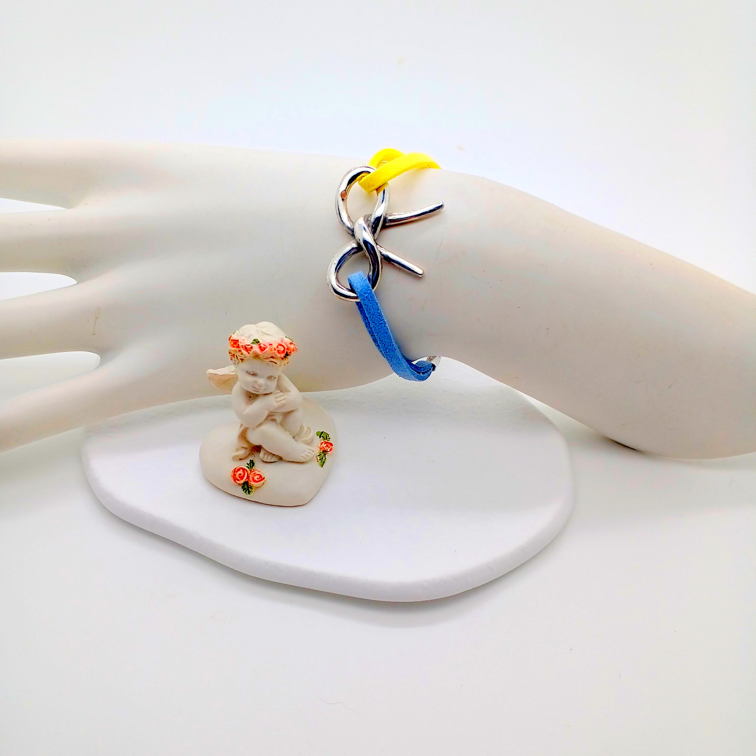 シルバーリボン結びレザーブレスレット