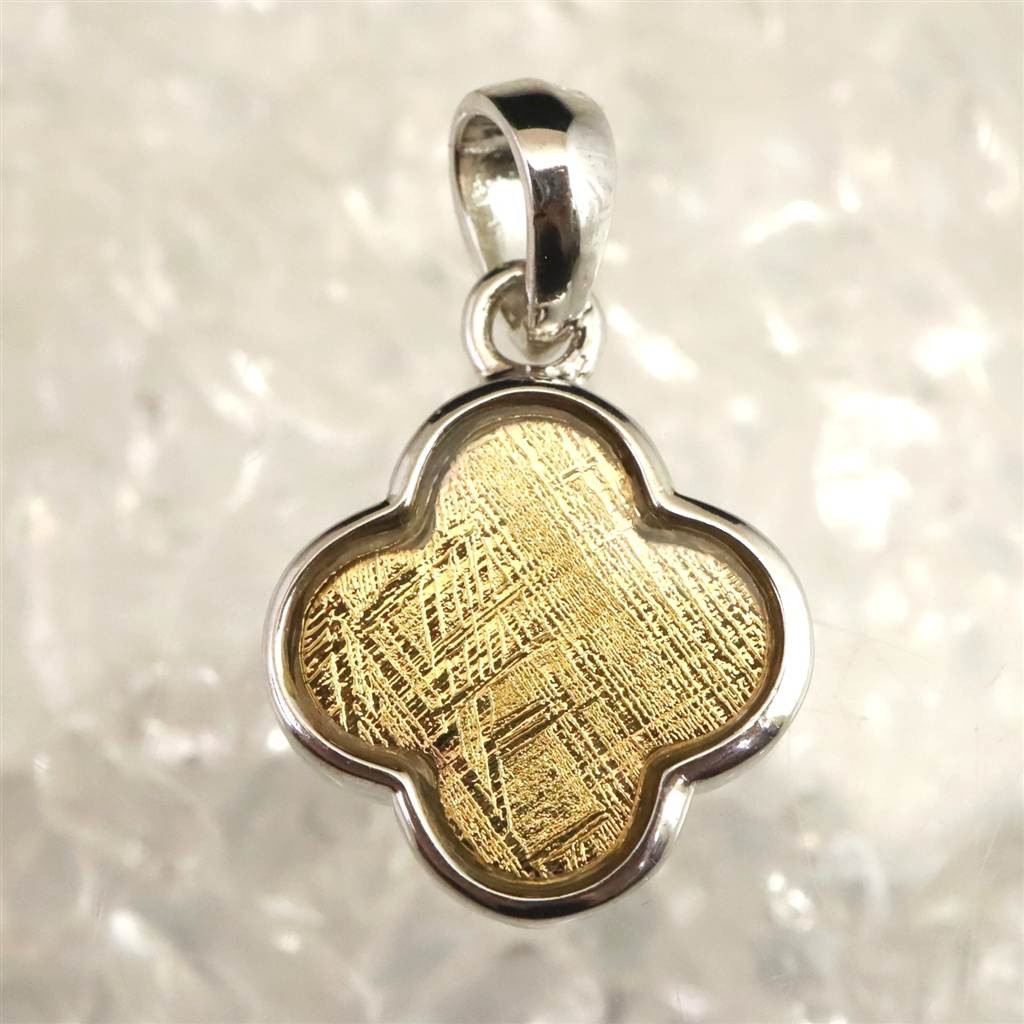 ギベオン ゴールドカラー 14mmフラワーモチーフ　ペンダント 2.6g #48808