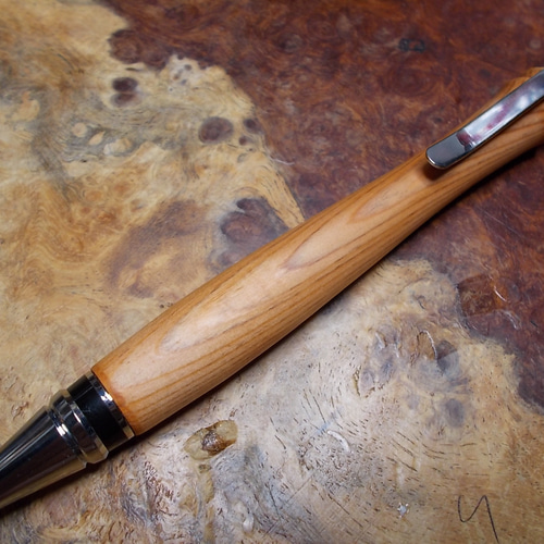 【ペンタゴン8040】完成いたしました。木軸　手作り　ワンピースボールペン ペンタゴン8040様専用】完成いたしました。木軸 手作り