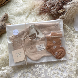 選べるデザイン⭐︎女の子2点セット出産祝い⸜❤︎⸝‍リバーシブルスタイ/プチギフトかわいい/おしゃれ/ 3枚目の画像