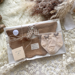 選べるデザイン⭐︎女の子2点セット出産祝い⸜❤︎⸝‍リバーシブルスタイ/プチギフトかわいい/おしゃれ/ 4枚目の画像