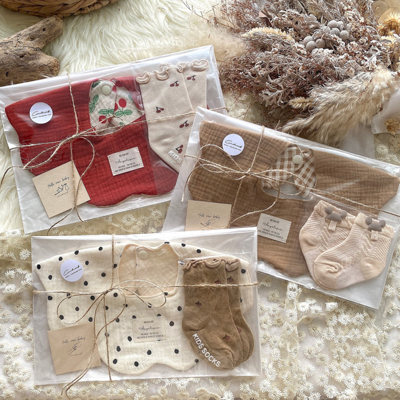 選べるデザイン⭐︎女の子2点セット出産祝い⸜❤︎⸝‍リバーシブルスタイ/プチギフトかわいい/おしゃれ/ 5枚目の画像