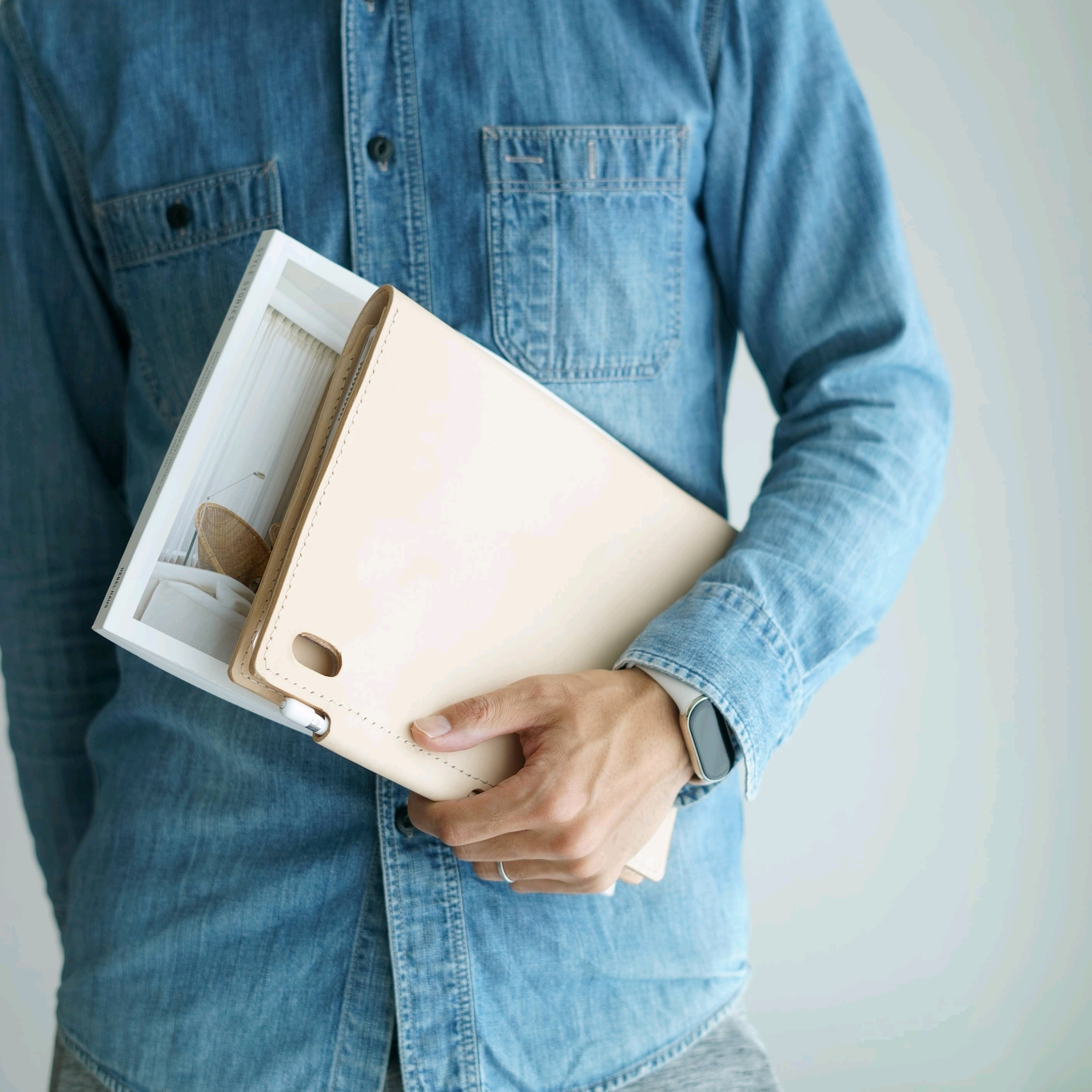 iPad 専用 手帳型本革レザーケース apple pencilも収納可能 きなりナ　Androidタブレットも制作可能