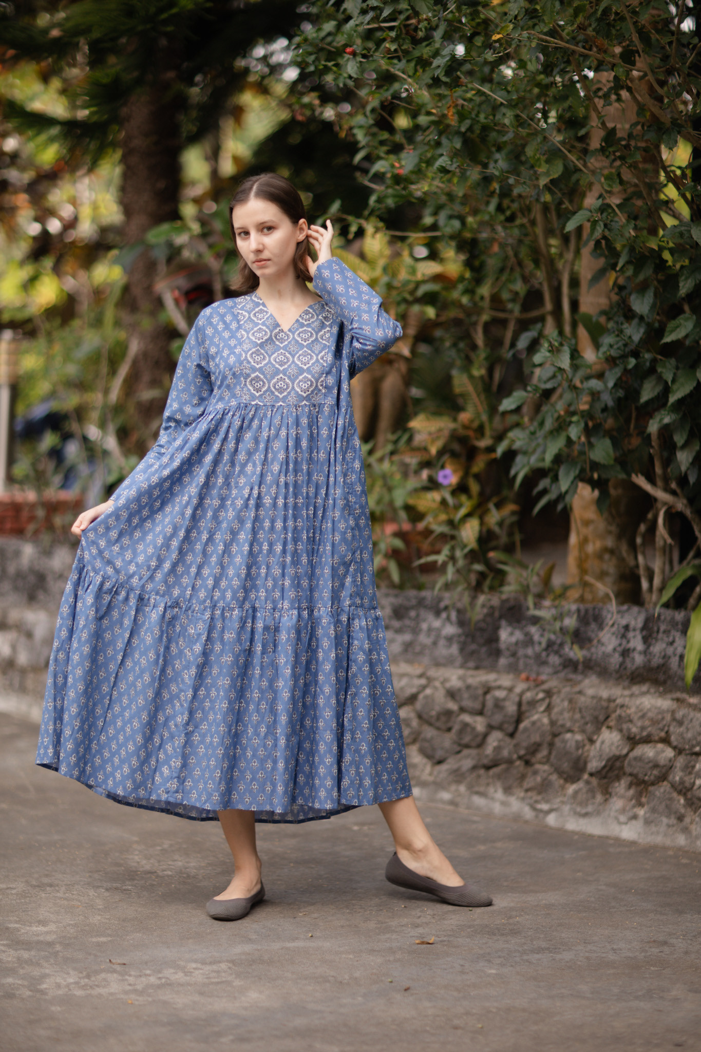 【たま】N. コットンVネックティアードワンピース たま】N. コットンVネックティアードワンピース Vネック