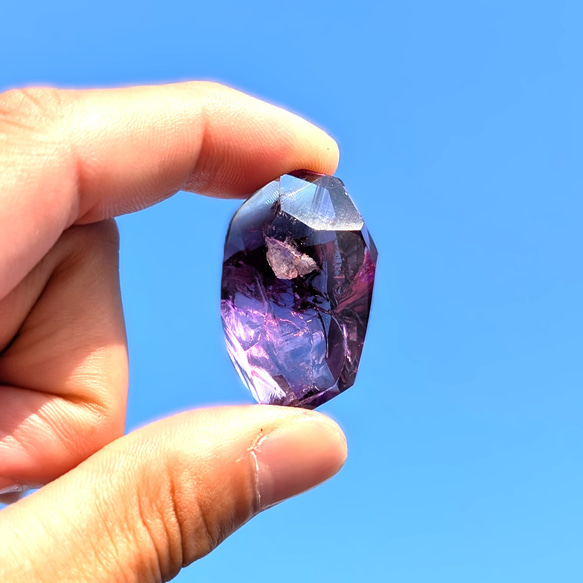 アメトリンのポイントカット原石 商売繁盛をもたらします 虹が出てものすごく綺麗 アメトリン ポイントカット原石 商売繁盛をもたらします 虹が出