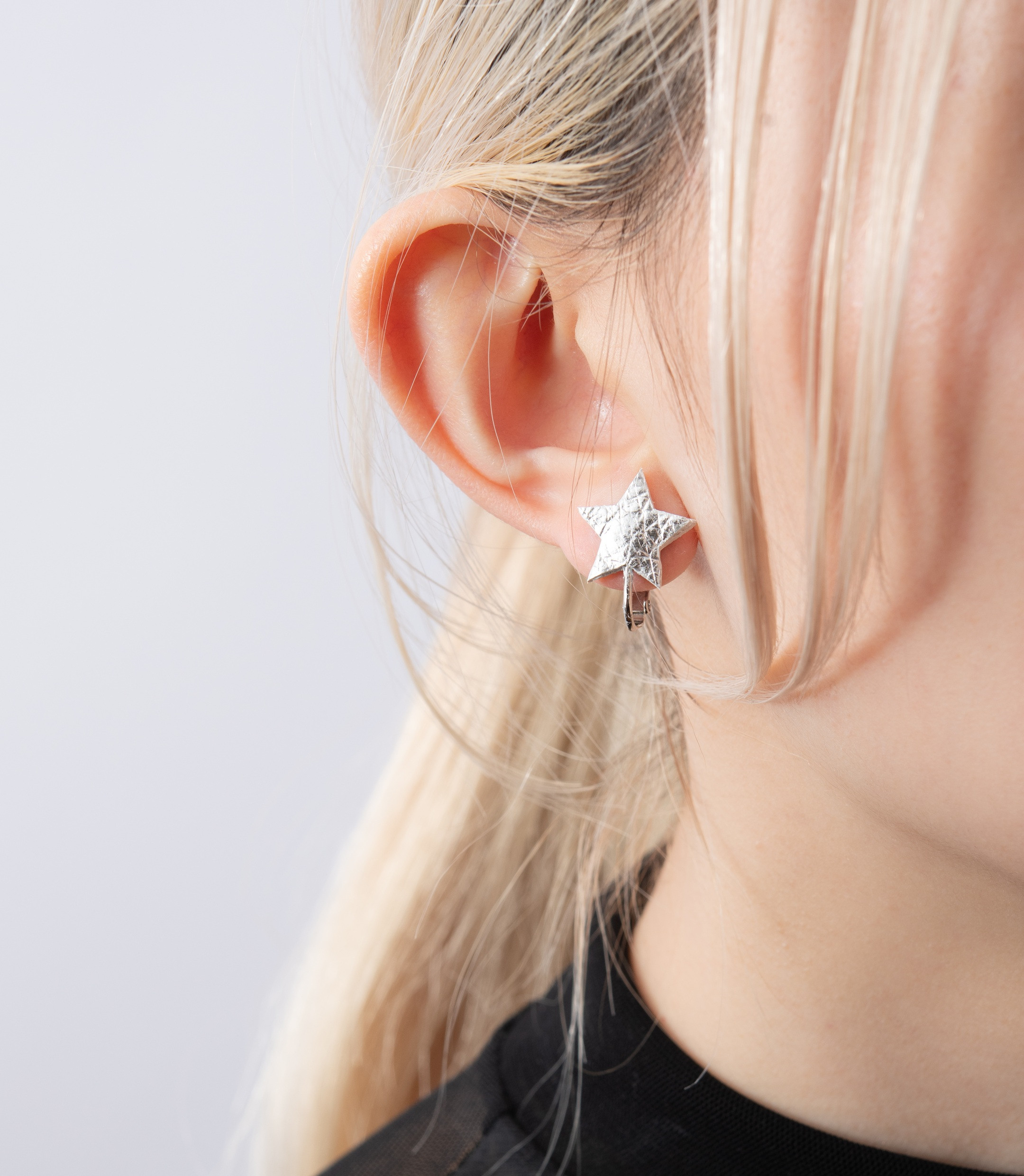 レザースターイヤリング（ねがい星005-EAR）ねがい星シリーズ｜詳細画像