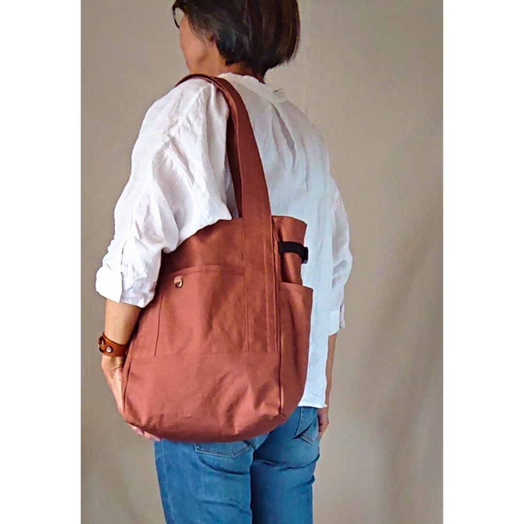 バッグ 縦長トートバッグ  おしゃれ A4 たくさん入る  帆布 茶色 ブラウン  通勤通学 お稽古 ビジネスバッグ