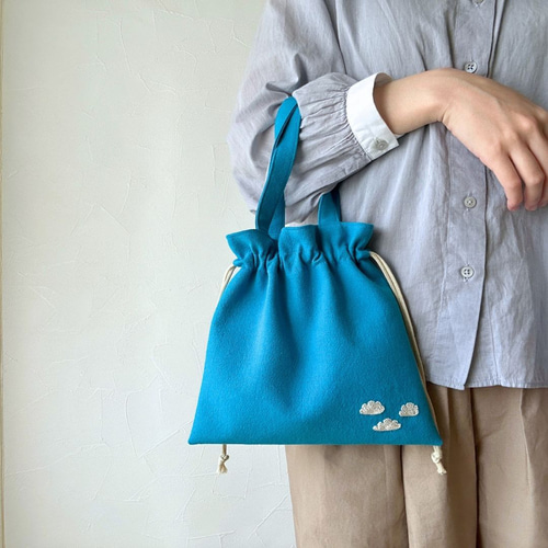 長財布が入る雲の刺繍のミニ巾着バッグ 巾着バッグ dekoyuzu 通販