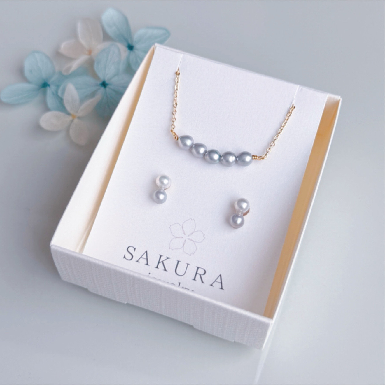 【選べる3カラー】ベビーパール ネックレス ピアス イヤリング セット 誕生日 ギフト クリスマス プレゼント 雪だるま