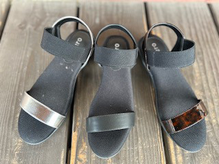 2025新作、中敷きクッションフカフカサンダル