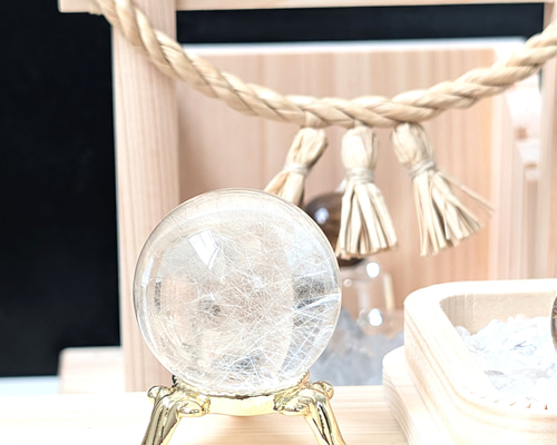 ルチルクォーツスフィア 33ミリ 最強針水晶 台座付 金銭運が爆